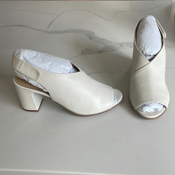 Naturalizer Preston shoes in Alabaster, size 8.5W - Picture 5 of 6